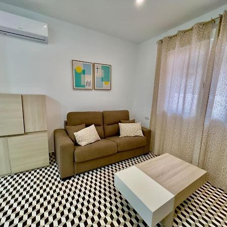 Rockside Residences Suites La Linea N1 La Línea de la Concepción Kültér fotó