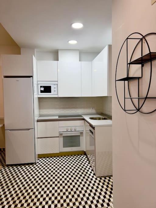 Rockside Residences Suites La Linea N1 La Línea de la Concepción Kültér fotó