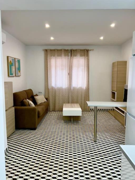 Rockside Residences Suites La Linea N1 La Línea de la Concepción Kültér fotó