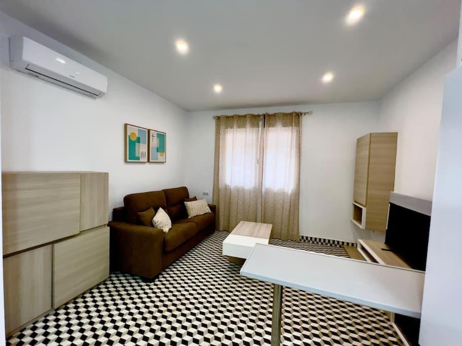 Rockside Residences Suites La Linea N1 La Línea de la Concepción Kültér fotó